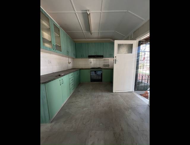 3 BEDROOM HOUSE TO LET IN OVERPORT